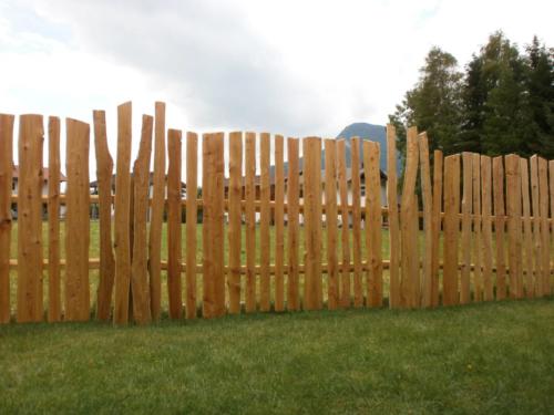 Gartenzaun aus Robinienholz