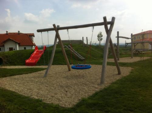 Korbschaukel Robinie