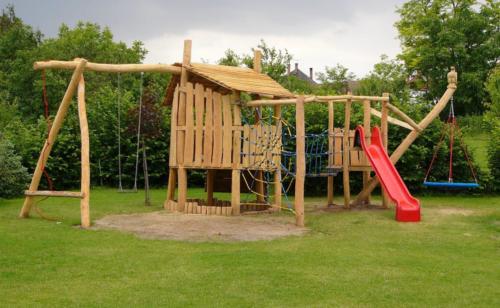 Robinie Spielanlage Rambazamba