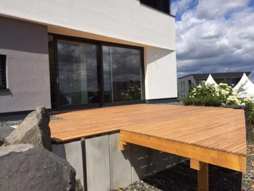 Balkon Terrasse Robinie