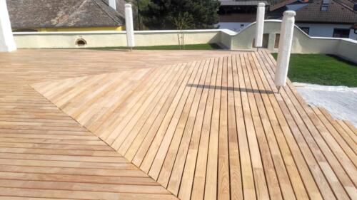 Terrassendiele Robinie bombiert