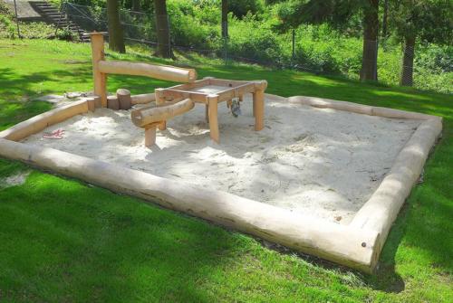 Sandspielplatz Robinie