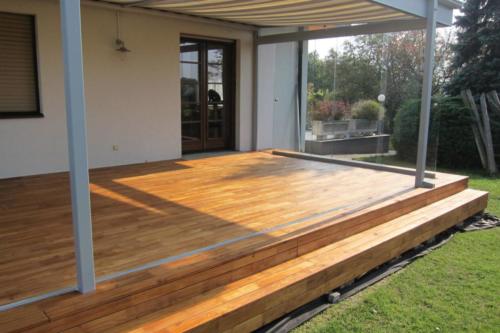 Terrasse Wintergarten Robinie