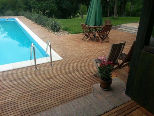 Robinie Pool Terrasse 22x50