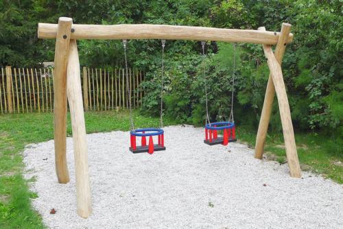 Kleinkindschaukel Robinie